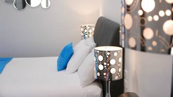 Premier King Room | Minibar, blackout curtains, iron/ironing board, free WiFi