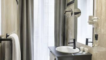 Comfort dubbelrum | Badrum | Hårtork och handdukar
