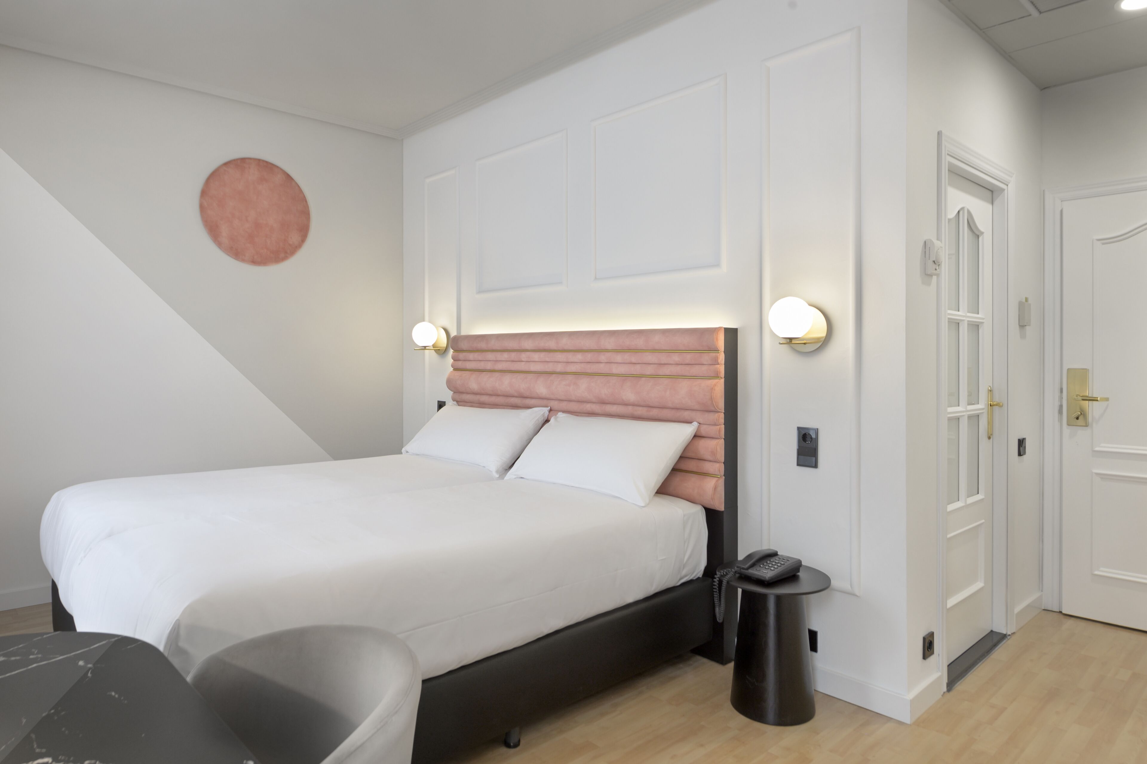 comfort twin room | minibar, in-room safe, desk, free wifi