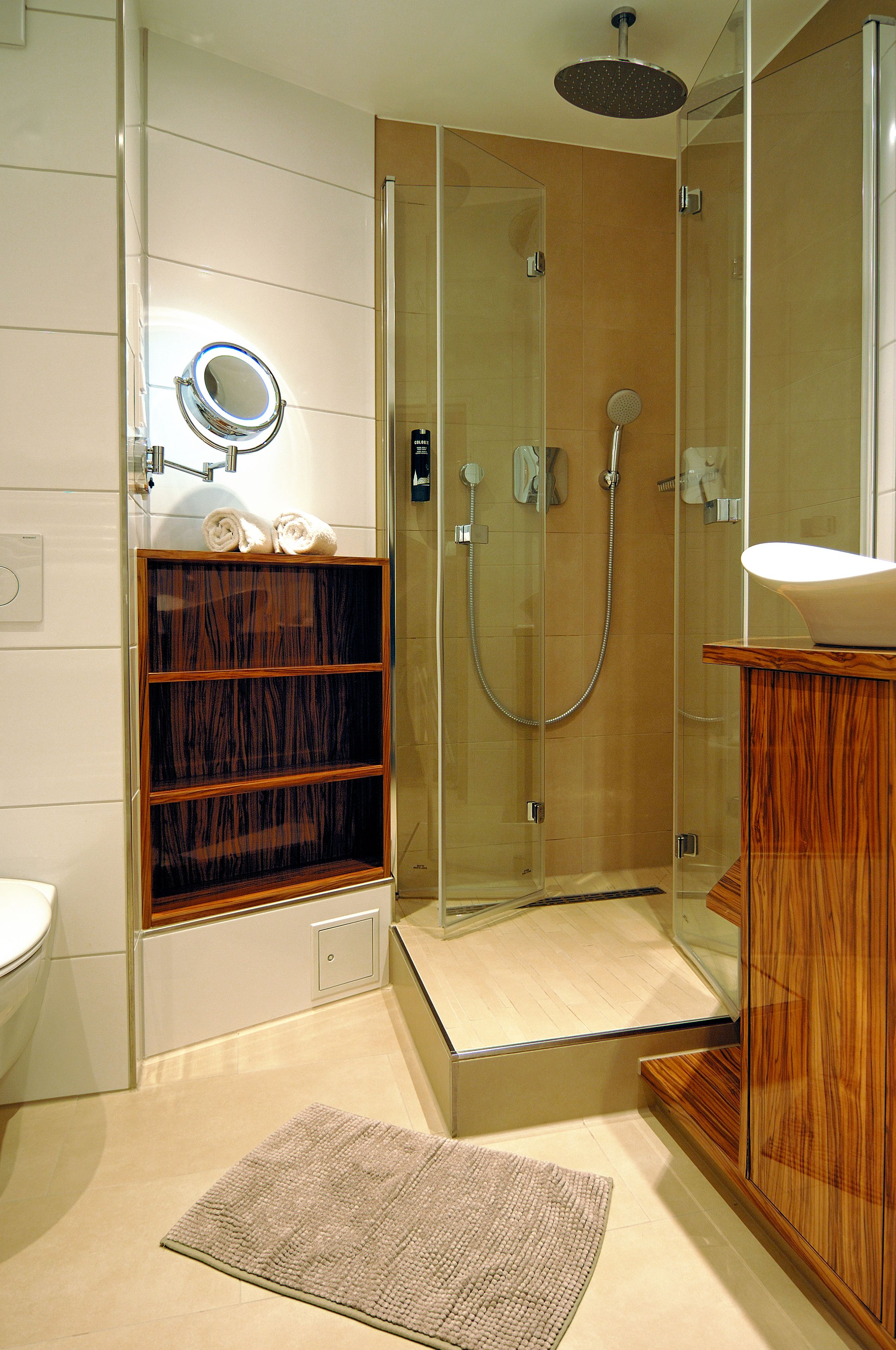 deluxe double room | bathroom | shower, eco-friendly toiletries, hair dryer, slippers