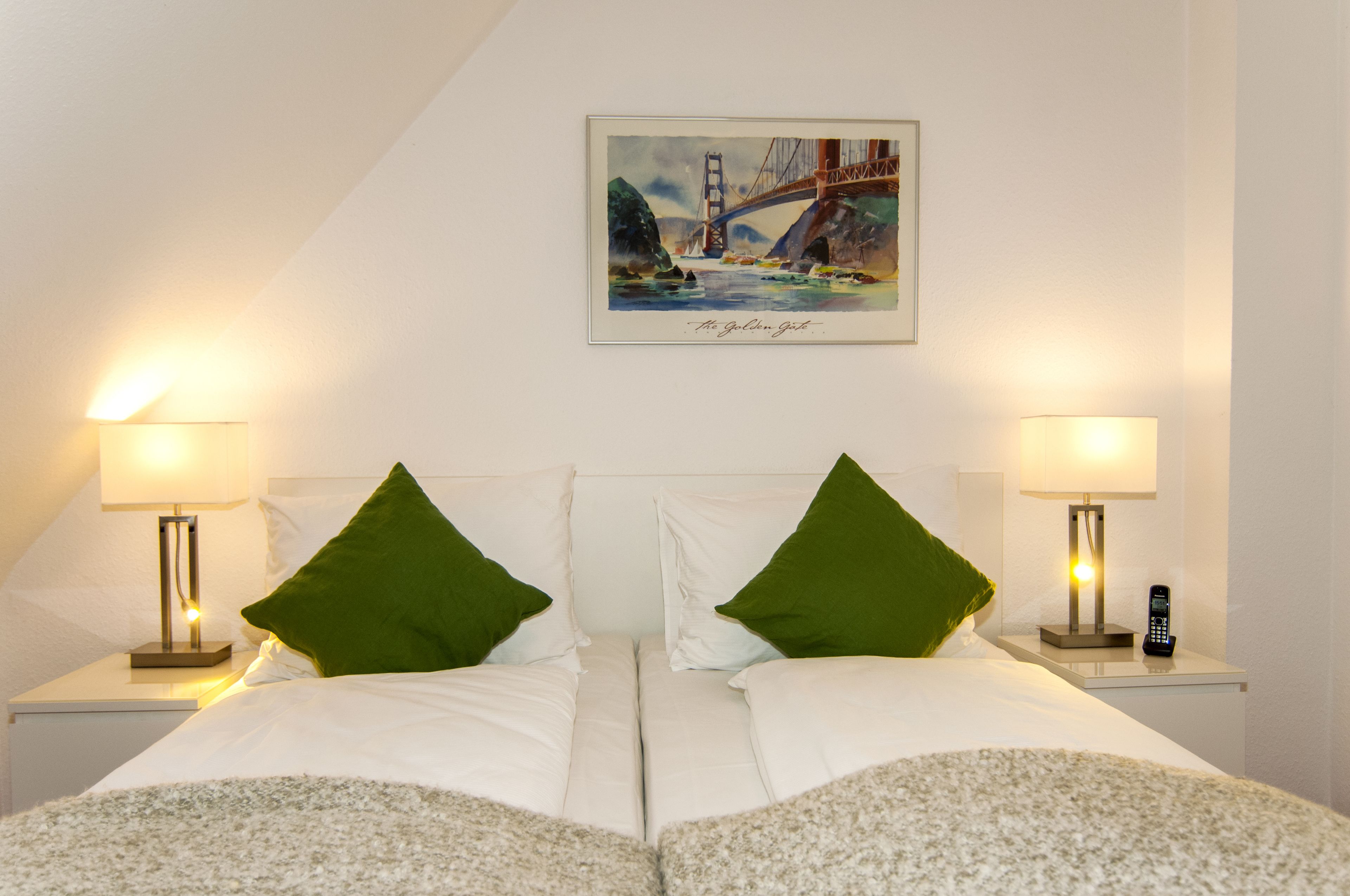 Phòng Suite, 2 phòng ngủ | Bộ đồ giường cao cấp, nệm có lớp đệm bông, két bảo mật tại phòng 