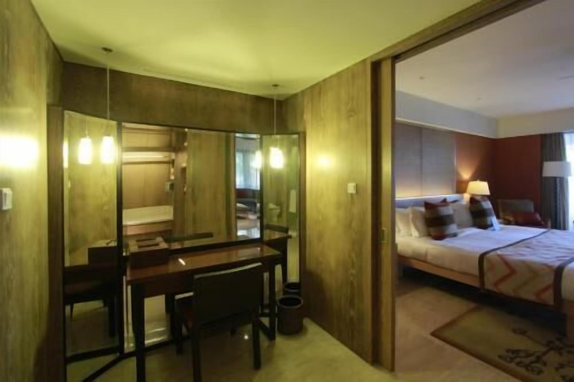 Premium bedding, minibar, in-room safe, individually furnished