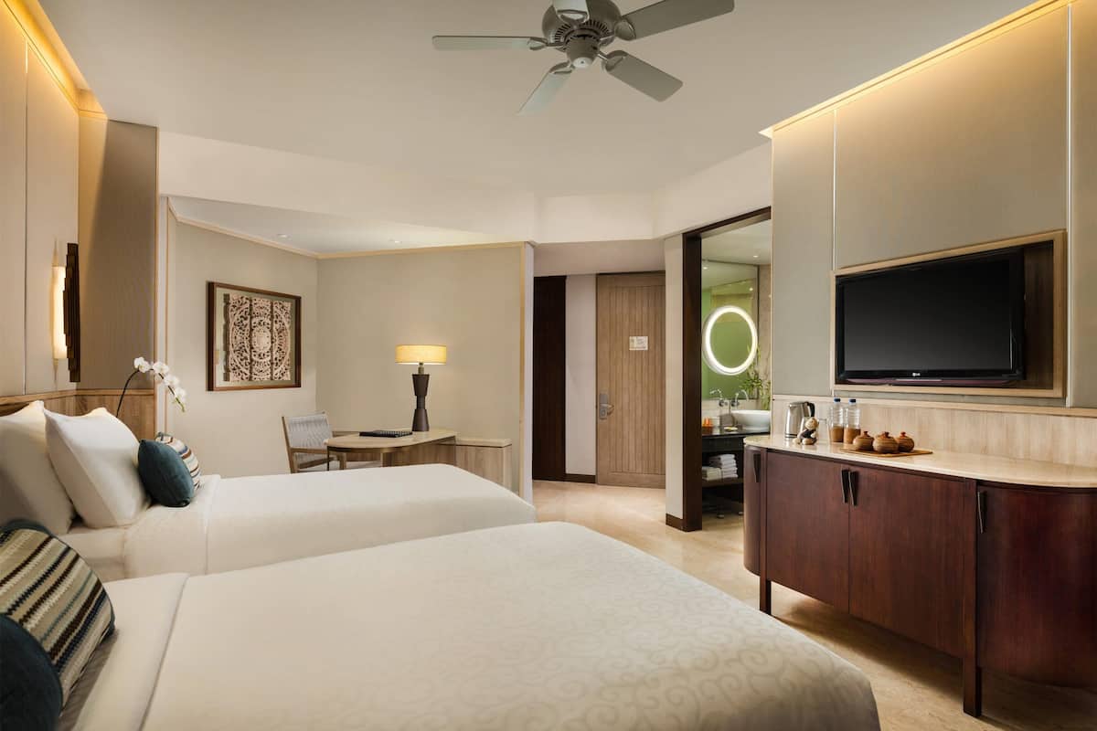 1 bedroom, premium bedding, minibar, in-room safe