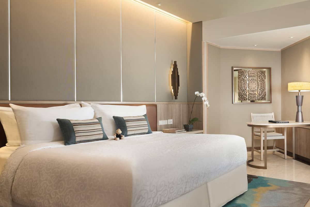 1 bedroom, premium bedding, minibar, in-room safe