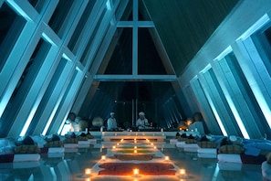Couples treatment room(s), sauna, hot tub, steam room, body treatments