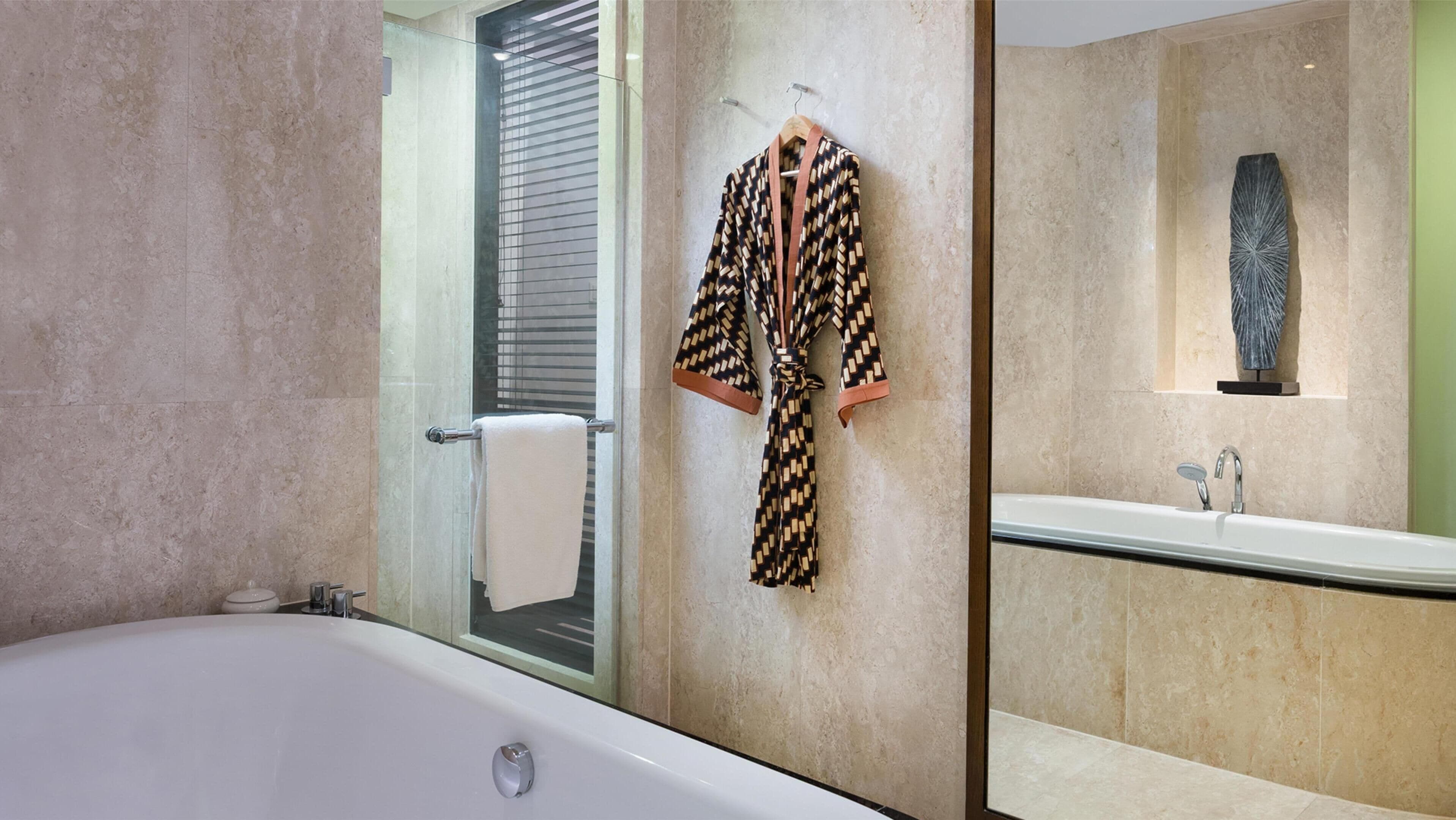 Separate bathtub and shower, deep-soaking bathtub, free toiletries