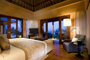 Conrad Suite, Penthouse, 1 Double Bed, Kitchenette | Premium bedding, minibar, in-room safe, individually furnished - Conrad Bali (Nusa Dua)