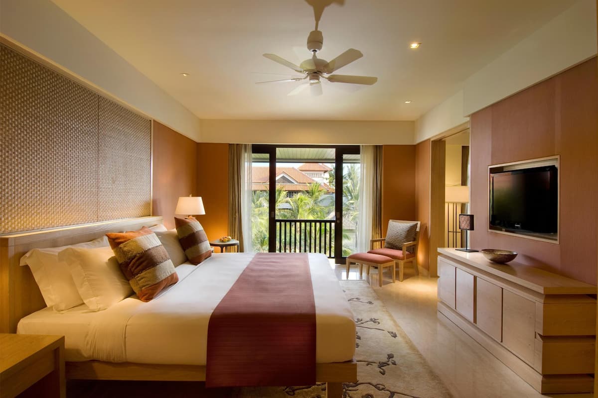 Premium bedding, minibar, in-room safe, individually furnished