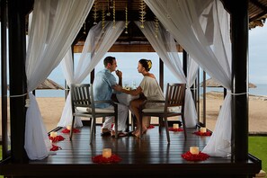 3 restaurants; breakfast, lunch and dinner served  - Conrad Bali (Nusa Dua)