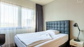Standardzimmer mit französischem Bett (1,40 m breit) | Allergikerbettwaren, Zimmersafe, Schreibtisch