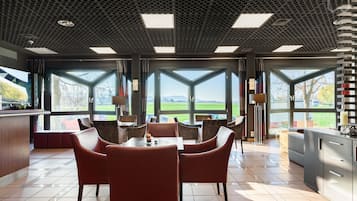 Lobby lounge