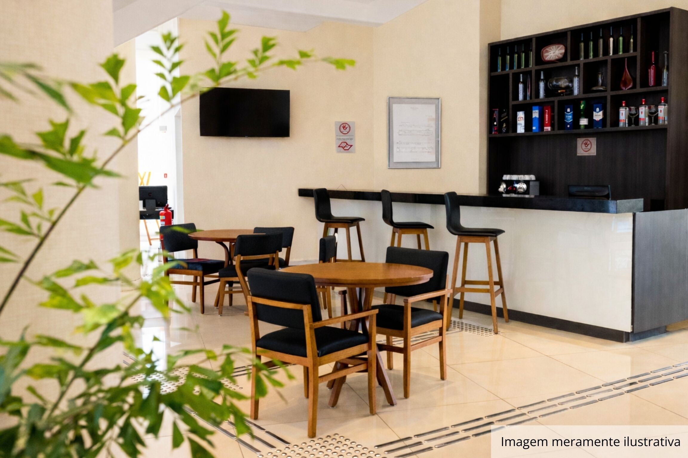 Lunch and dinner served