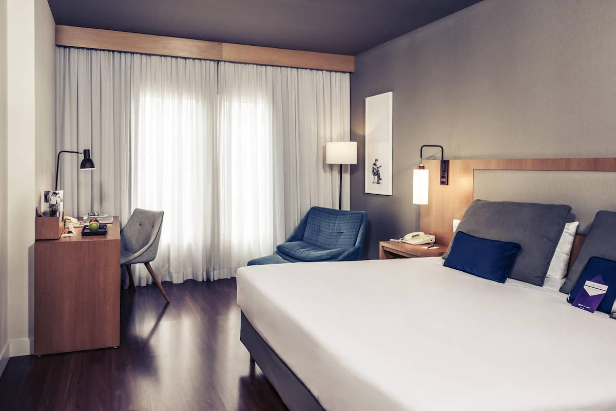 Minibar, una cassaforte in camera, una scrivania, tende oscuranti