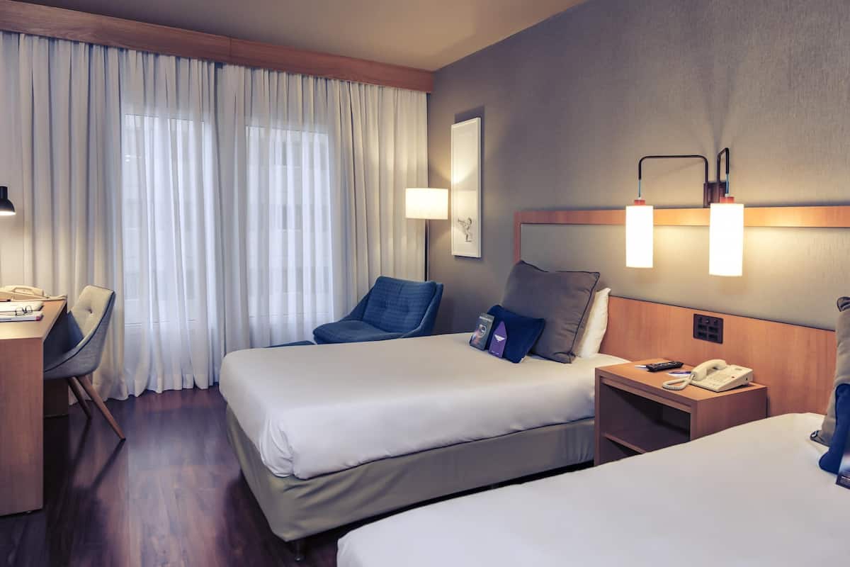 Minibar, una cassaforte in camera, una scrivania, tende oscuranti