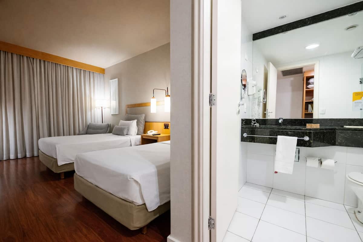 Minibar, wifi gratis, ropa de cama