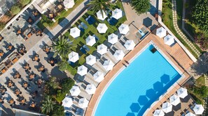 3 outdoor pools, pool umbrellas, sun loungers