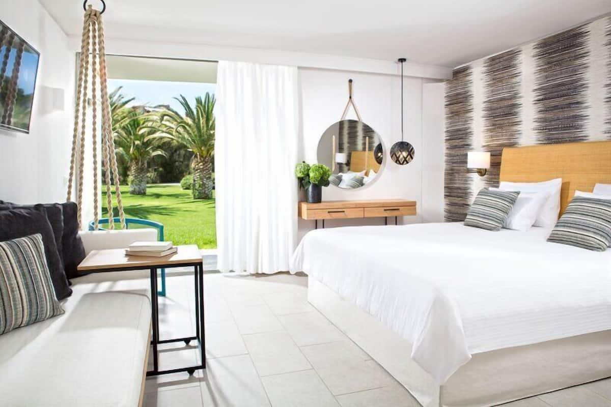Bungalow Garden | Hypo-allergenic bedding available, in-room safe, soundproofing