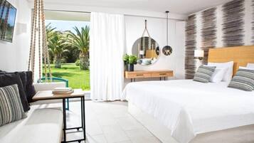Hypo-allergenic bedding, in-room safe, soundproofing, free WiFi