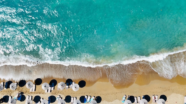Private beach, sun loungers, beach umbrellas, beach towels