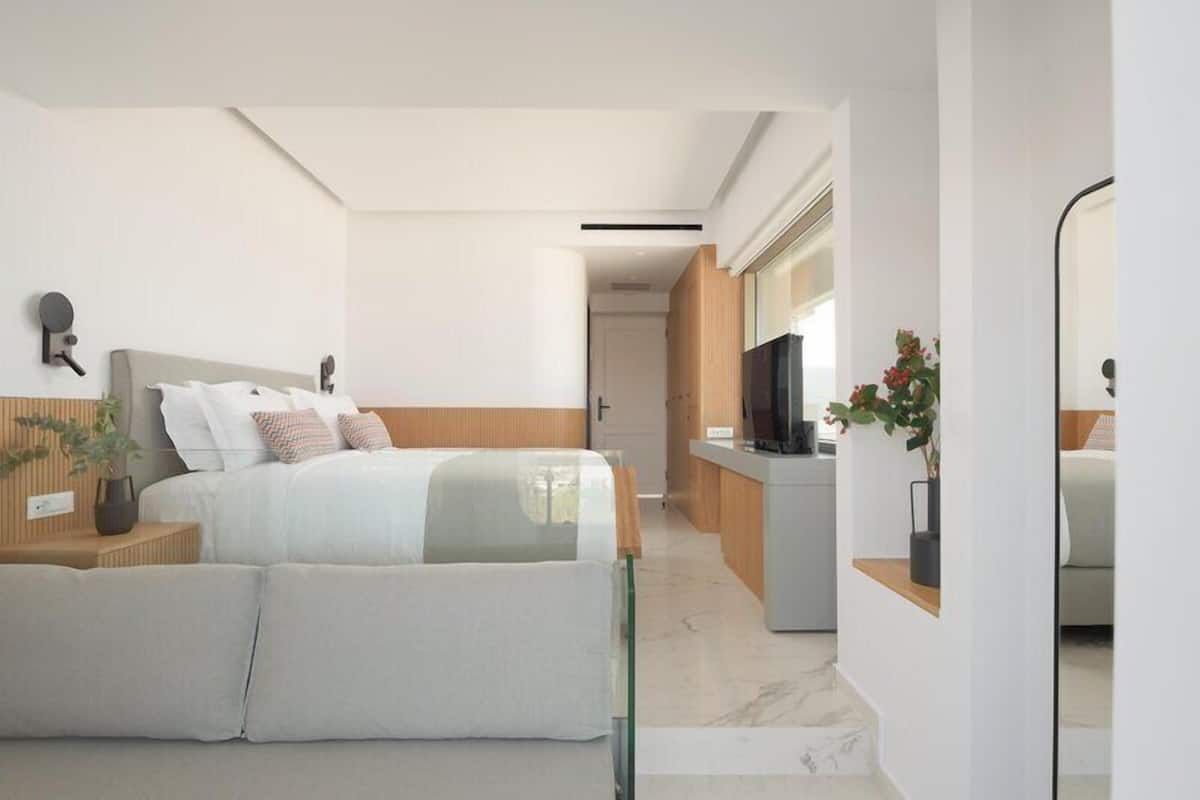 Honeymoon Sea View Room | Hypo-allergenic bedding available, in-room safe, soundproofing