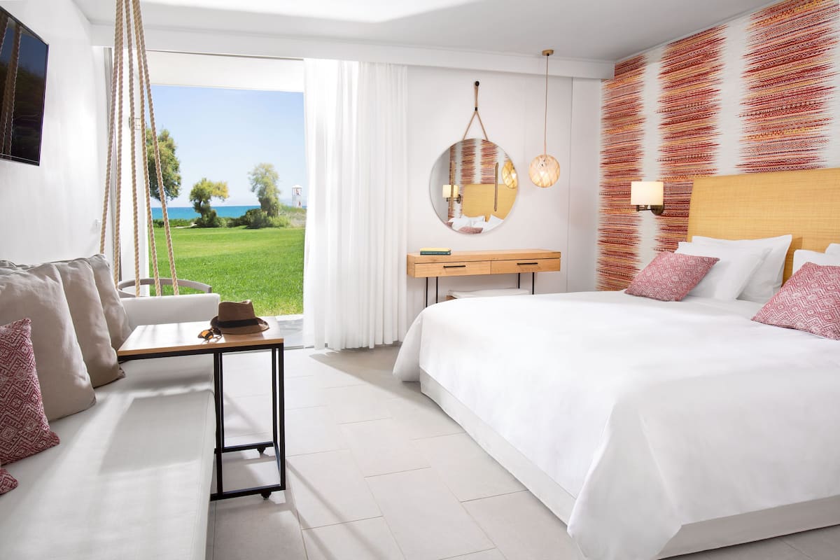 Bungalow Sea Front Sea View | Hypo-allergenic bedding available, in-room safe, soundproofing