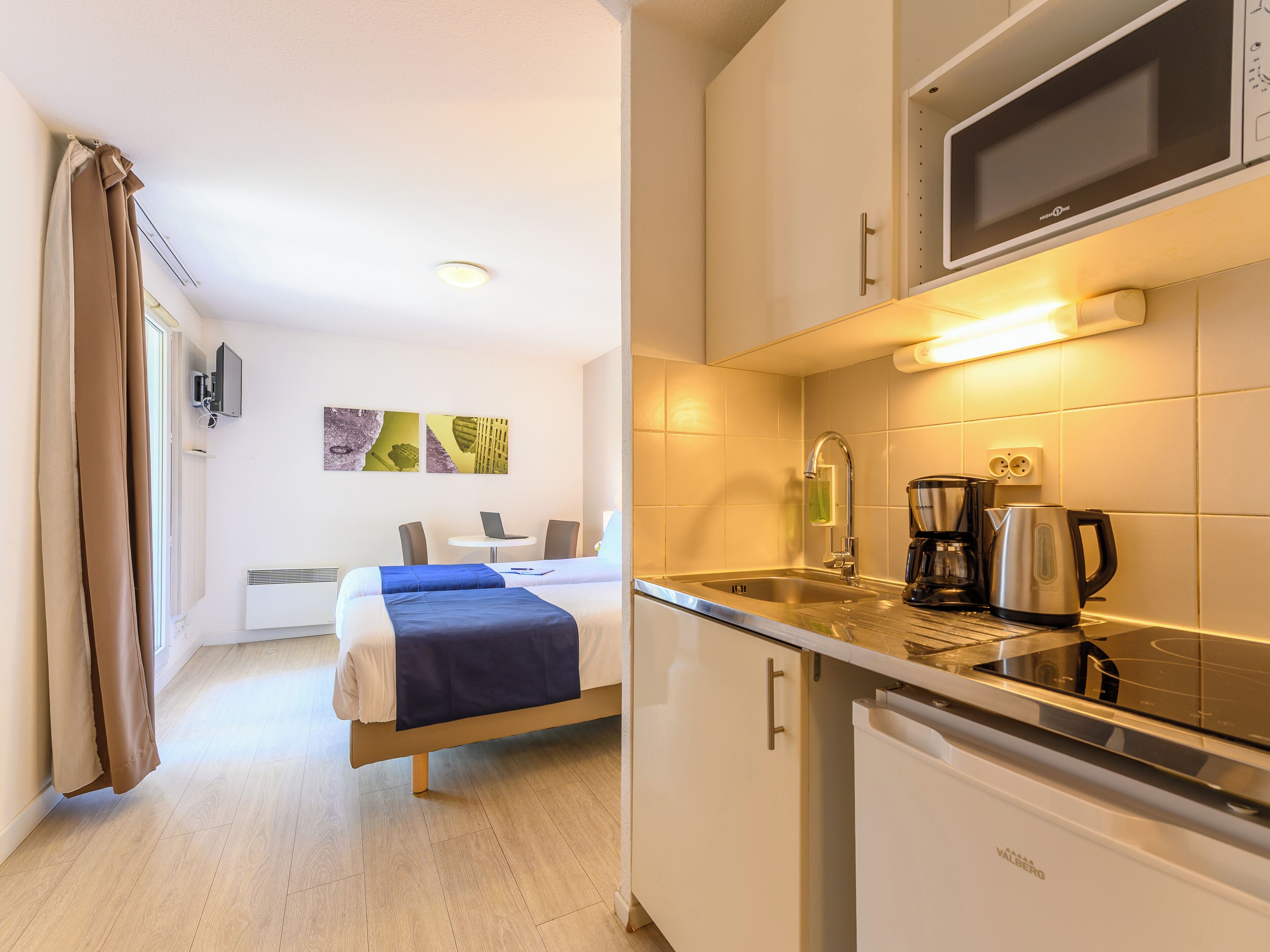 开间 | 办公桌、隔音、熨斗/熨板、免费高速有线上网