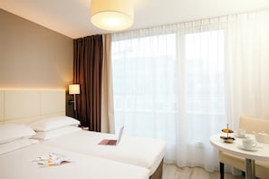 In-room safe, soundproofing, free WiFi, bed sheets - Séjours & Affaires Montreuil Saint Mandé (Montreuil)