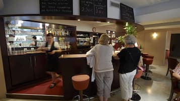 Bar (en el alojamiento)