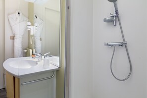 Double Room | Bathroom shower - Le Grand Hotel (Dax)