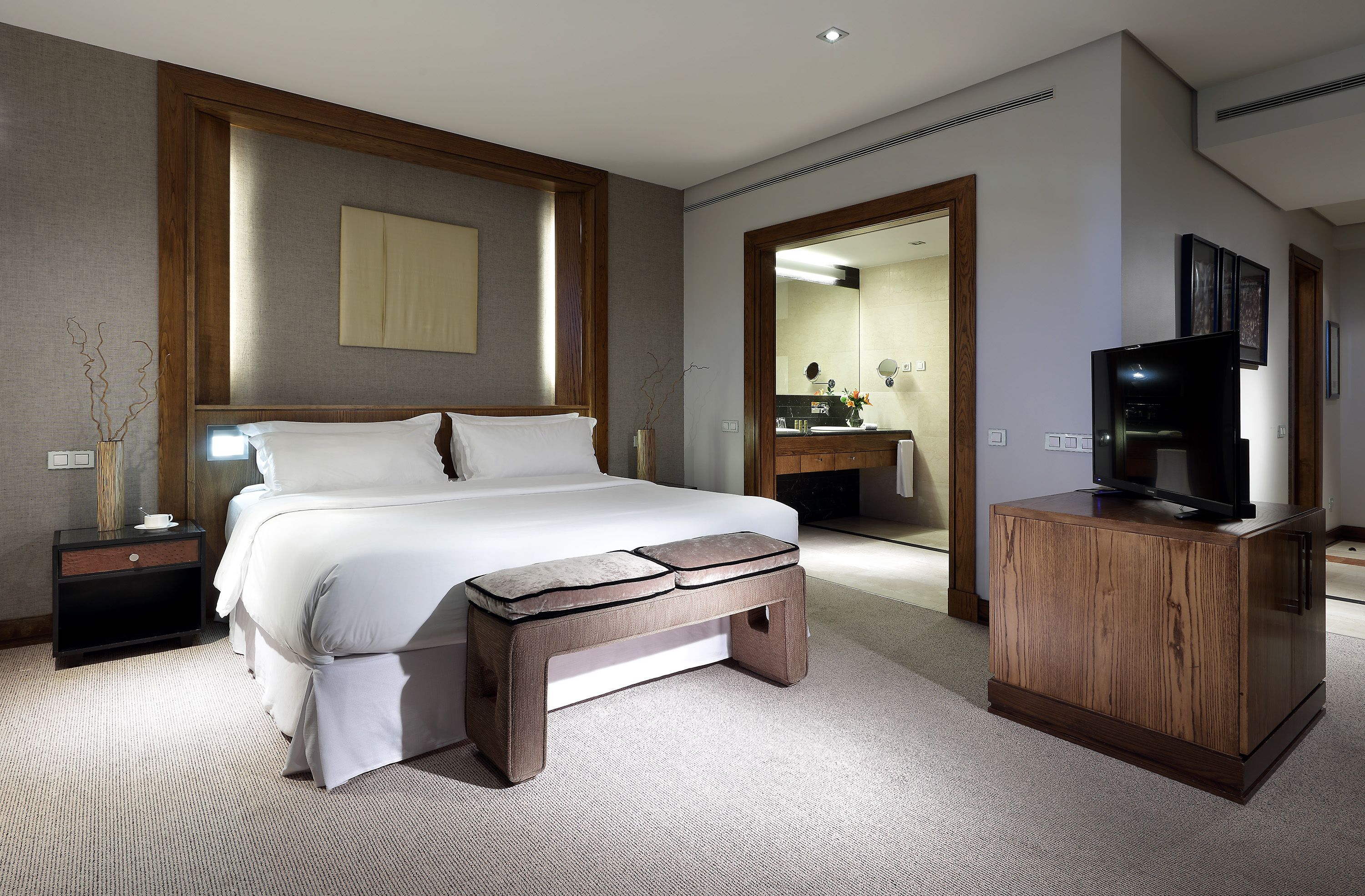 suite | premium bedding, down duvets, minibar, in-room safe
