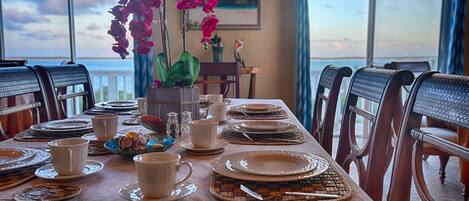 Breakfast, dinner served; Caribbean cuisine, sea views