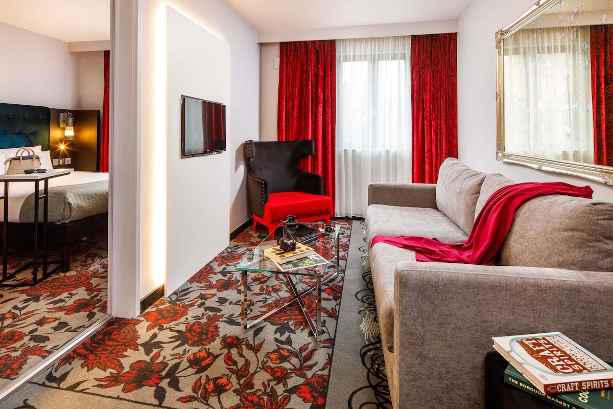 Family Suite | In-room safe, individually decorated, desk, laptop workspace