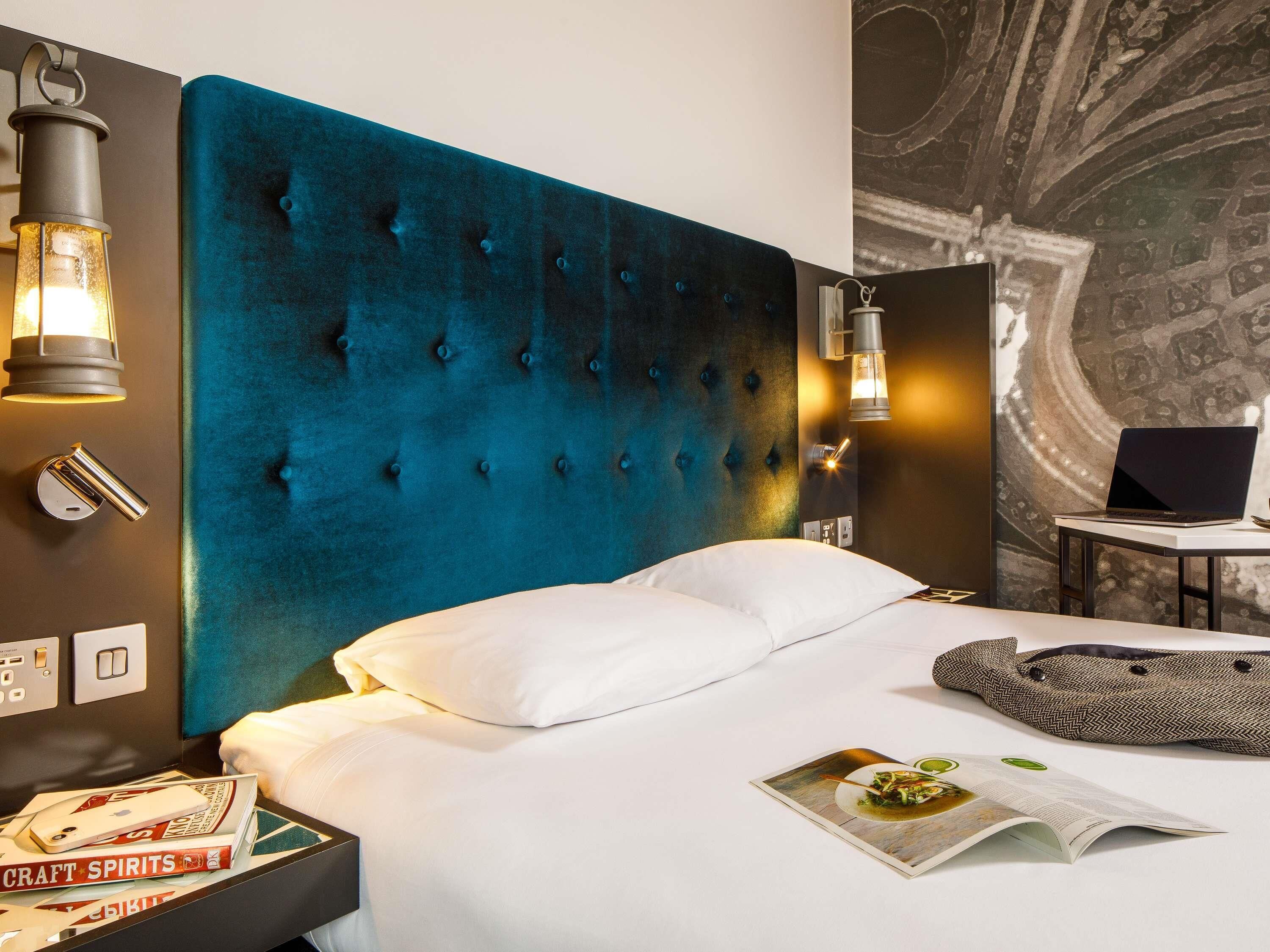 Double Room with Iconic View | In-room safe, individually decorated, desk, laptop workspace