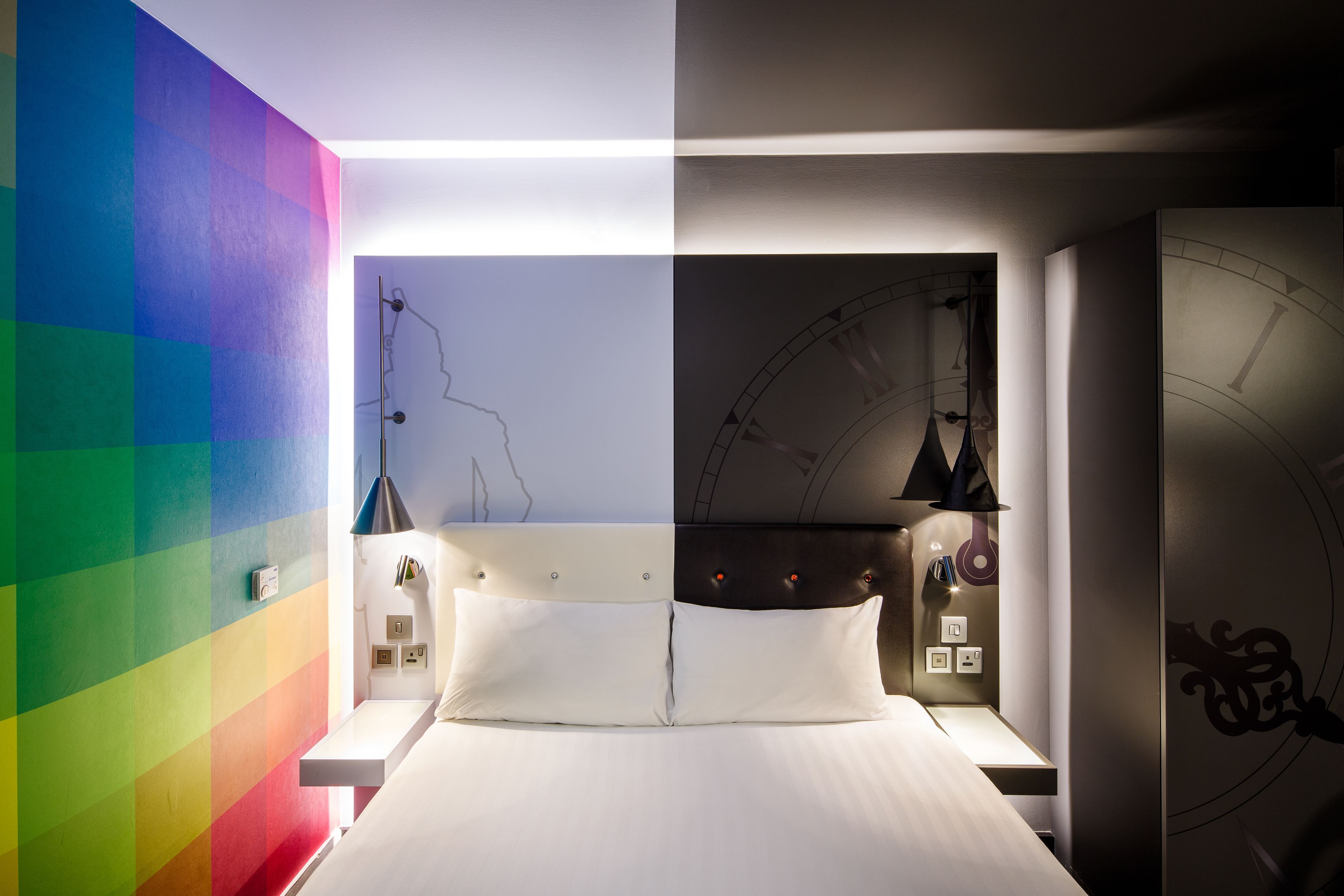 in-room safe, individually decorated, desk, laptop workspace