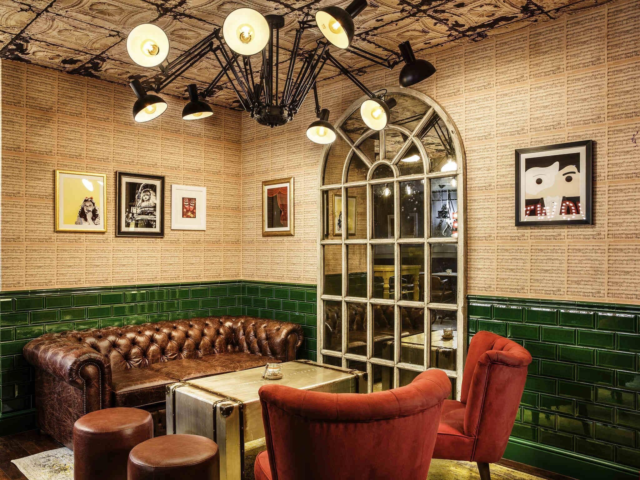 Se sirven comidas y cenas 