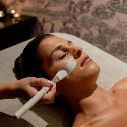 Espace de soins pour les couples, sauna, bain à remous, hammam, hammam