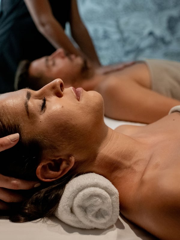 Espace de soins pour les couples, sauna, bain à remous, hammam, hammam