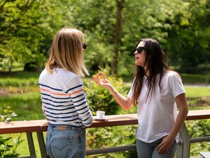 Con vista al jardín, con servicio de comidas y cenas 