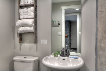 River Edge Inn - Image 58