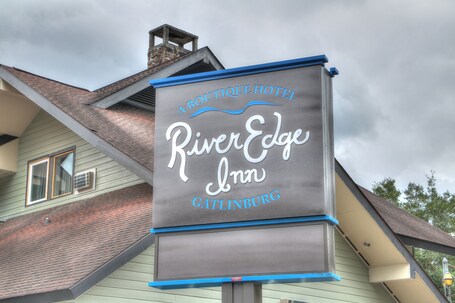 River Edge Inn - Image 38