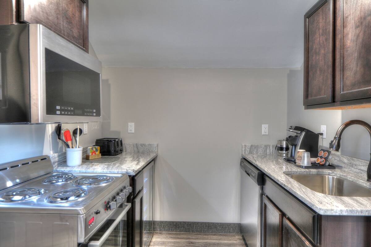 family suite, 2 bedrooms, kitchenette (private balcony) | private kitchenette | fridge, microwave, coffee/tea maker