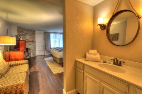 River Edge Inn - Image 27