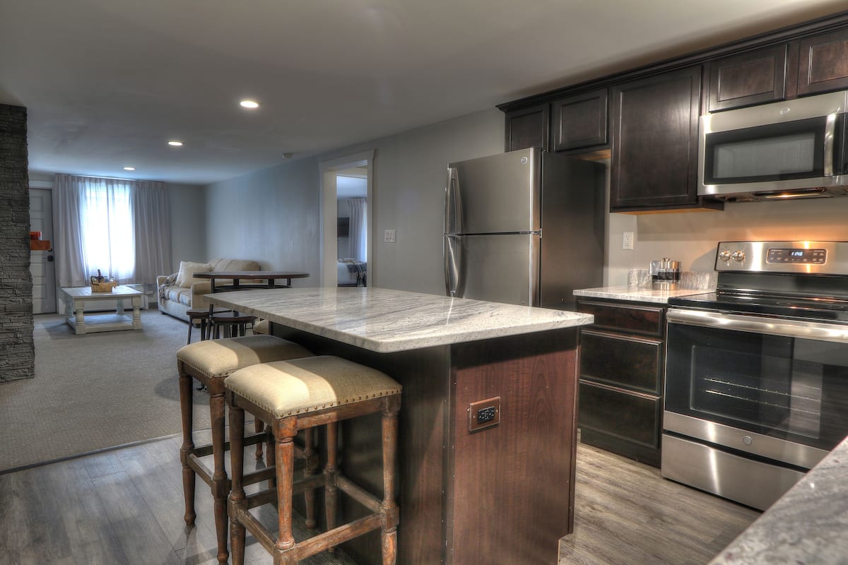 family suite, 2 bedrooms, kitchen (private balcony) | private kitchen | fridge, microwave, coffee/tea maker