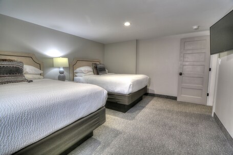 River Edge Inn - Image 54