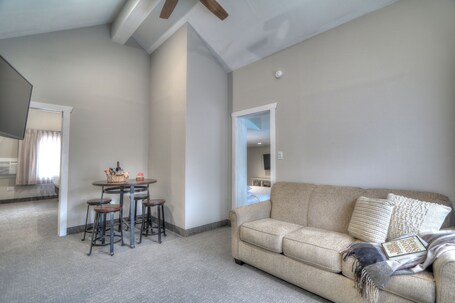 River Edge Inn - Image 34