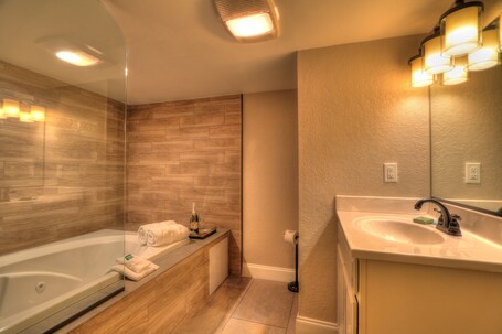 River Edge Inn - Image 26