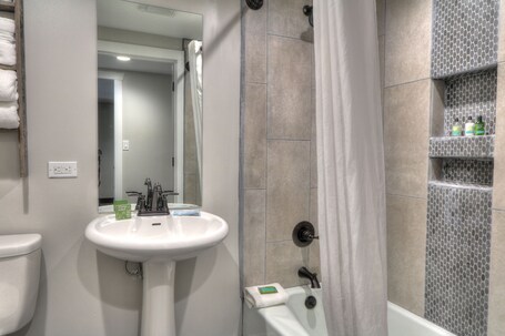 River Edge Inn - Image 53