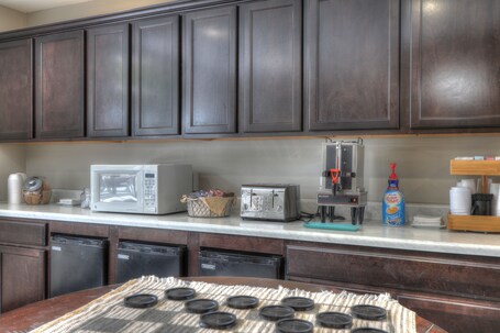River Edge Inn - Image 36