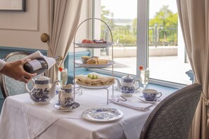 供应早餐和晚餐,国际美食