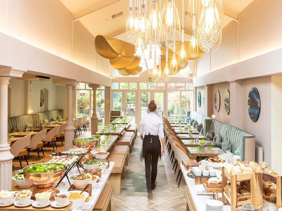 بوفيه فطور مجانًا